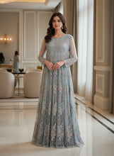 Load image into Gallery viewer, GOWN - G1004