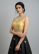 Load image into Gallery viewer, TOPS - BLOUSE
