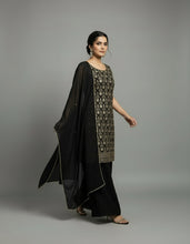 Load image into Gallery viewer, GHARARA SUIT - D6SU1027

