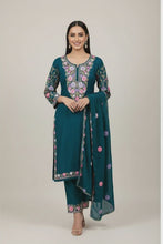 Load and play video in Gallery viewer, KASHMIRI EMBROIDERED SUIT - FW1008
